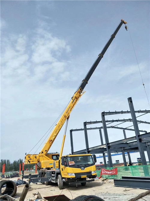 安徽超高层建筑钢结构吊装案例